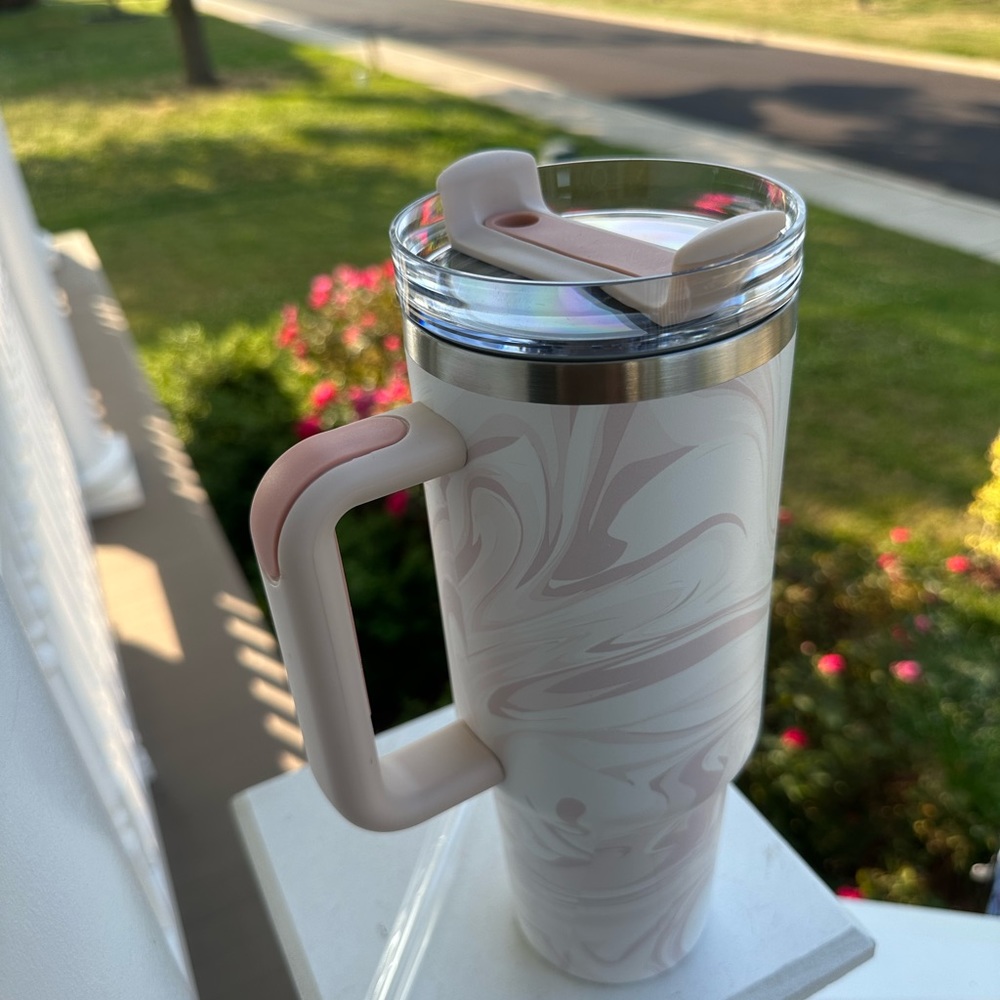 40 Oz Insulated Tumbler Cup in Fluid Pink